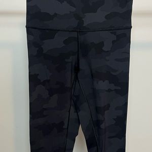 Wunder Under 25” heritage 365 coal multi camo EUC